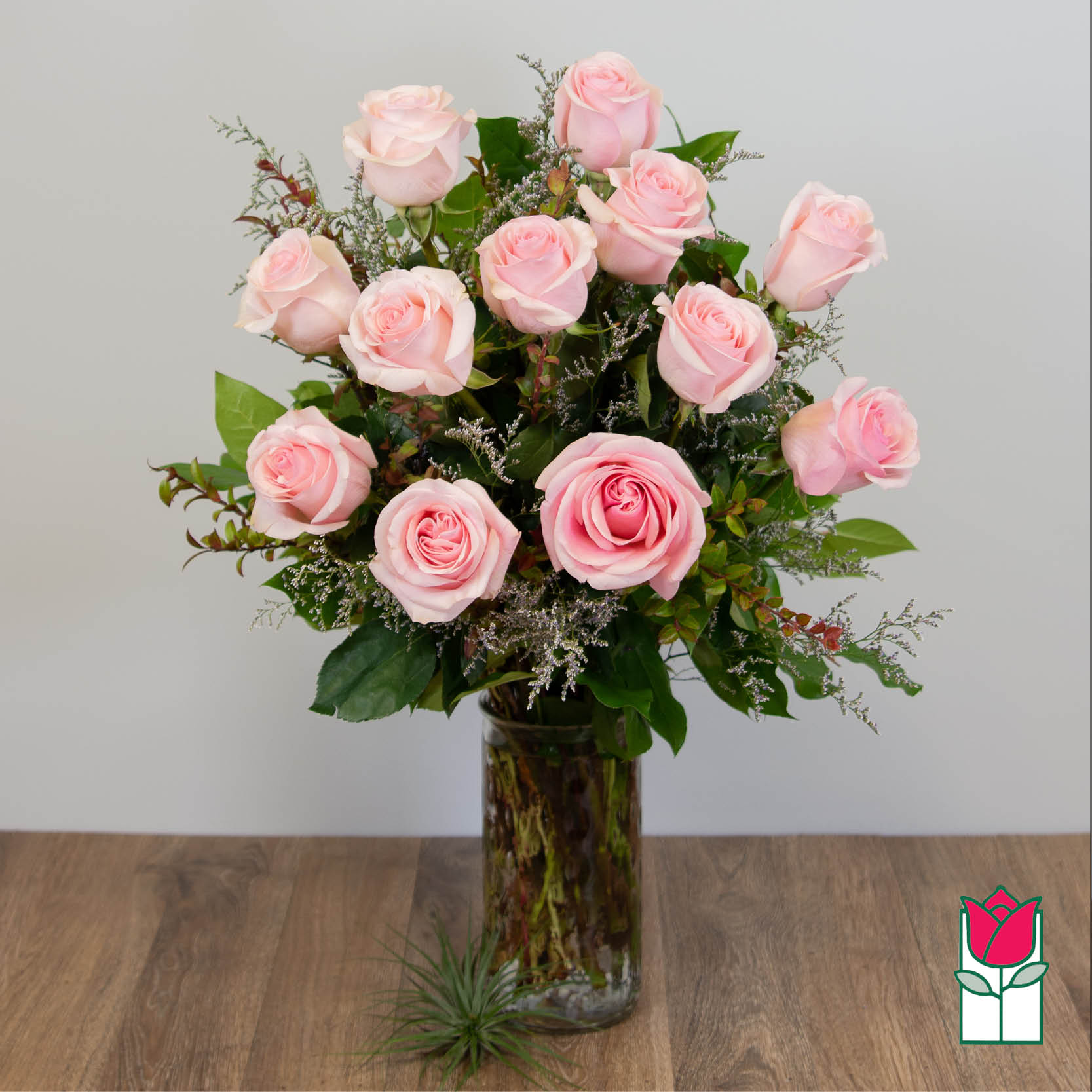 Beretania S Extra Long Stem Pink Rose Masterpiece 30 Larger Flower Pink Hue May Vary In Honolulu Hi Beretania Florist