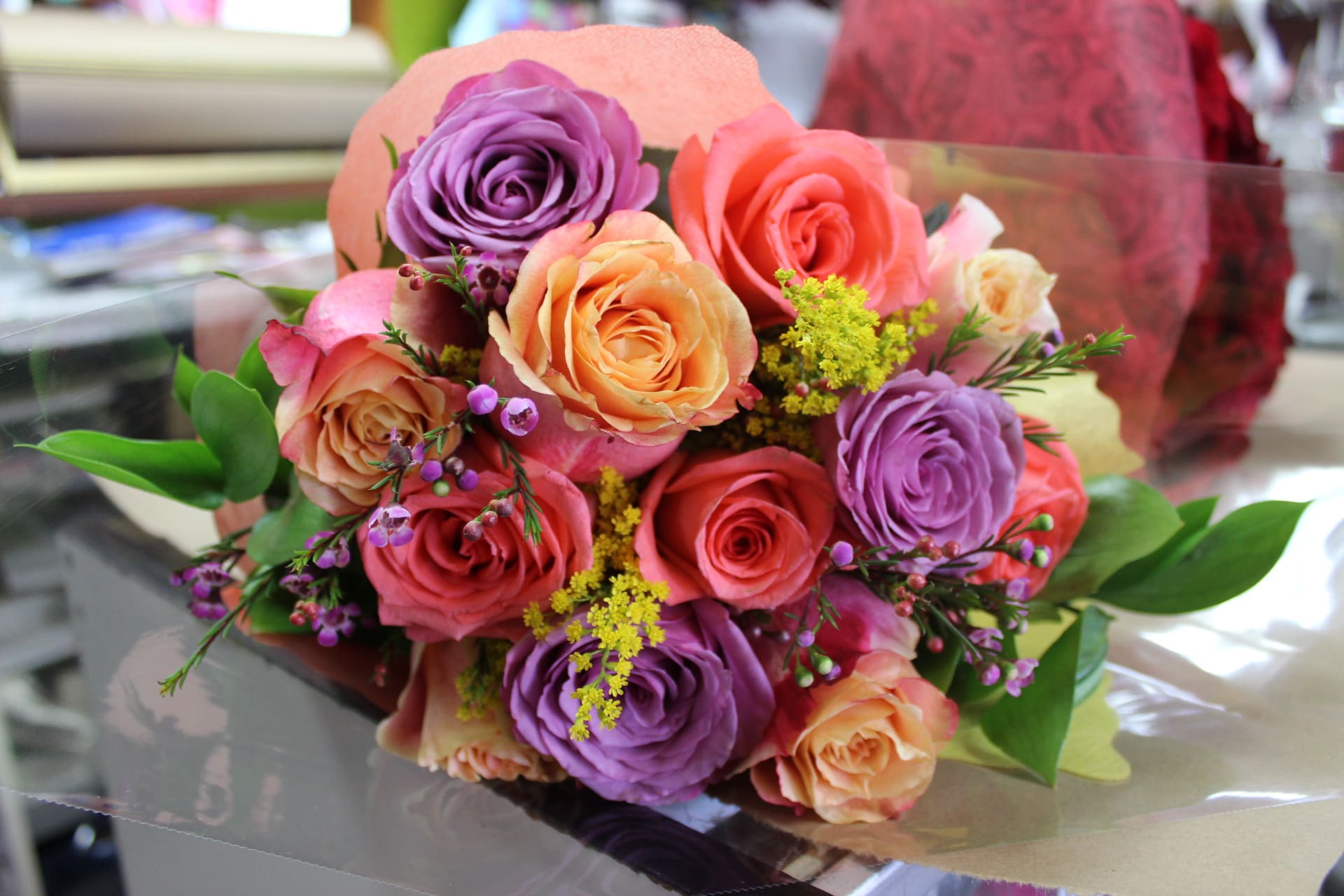 Hand-Bouquet of Mixed Roses in Los Angeles, CA | Highland ...