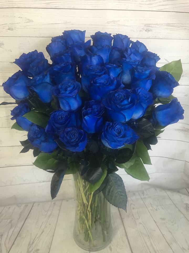 Studio City Blue Roses In Beverly Hills Valley Village By Diana S Flowers