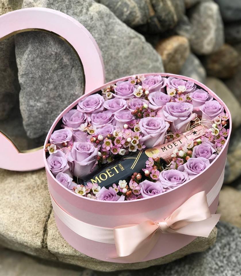 See Through Oval Flower Box And Mini