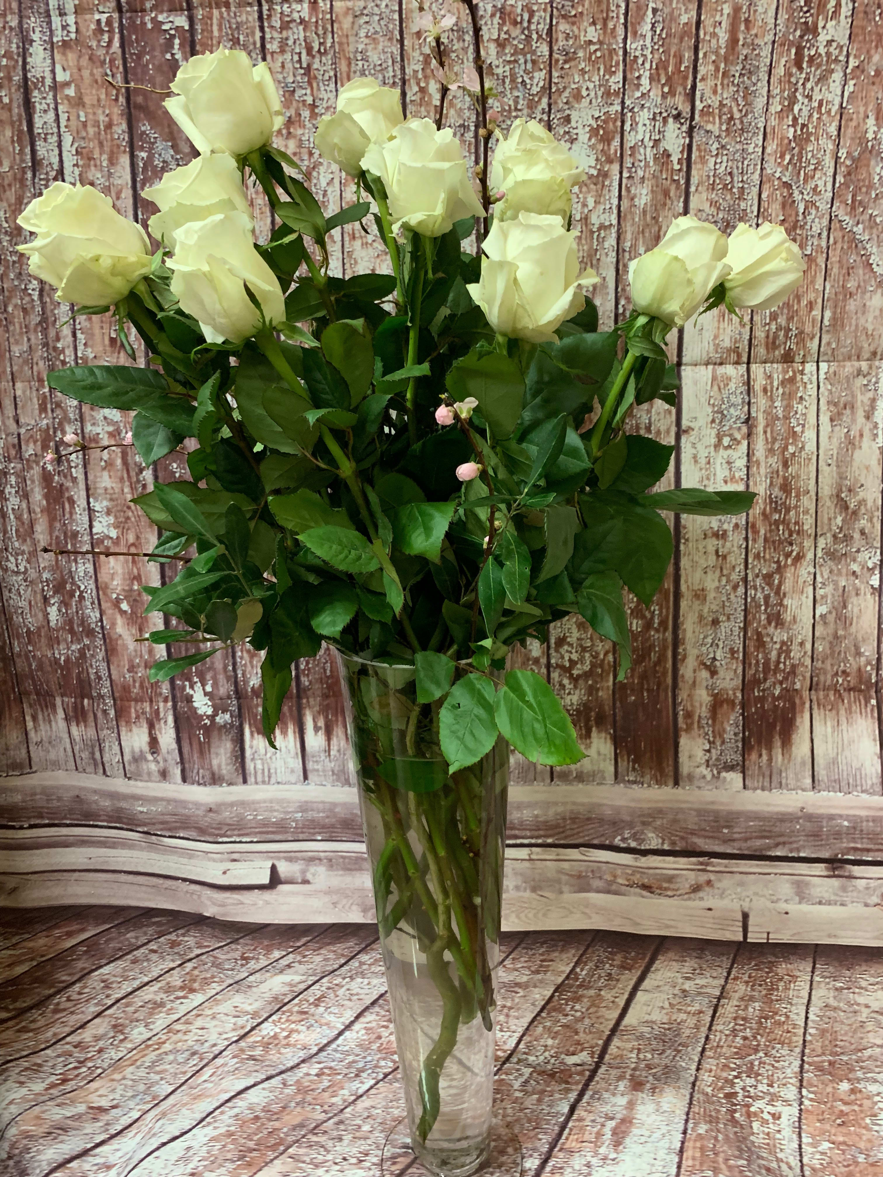 Dozen White Roses In A Vase In San Francisco Ca Elizabeth S