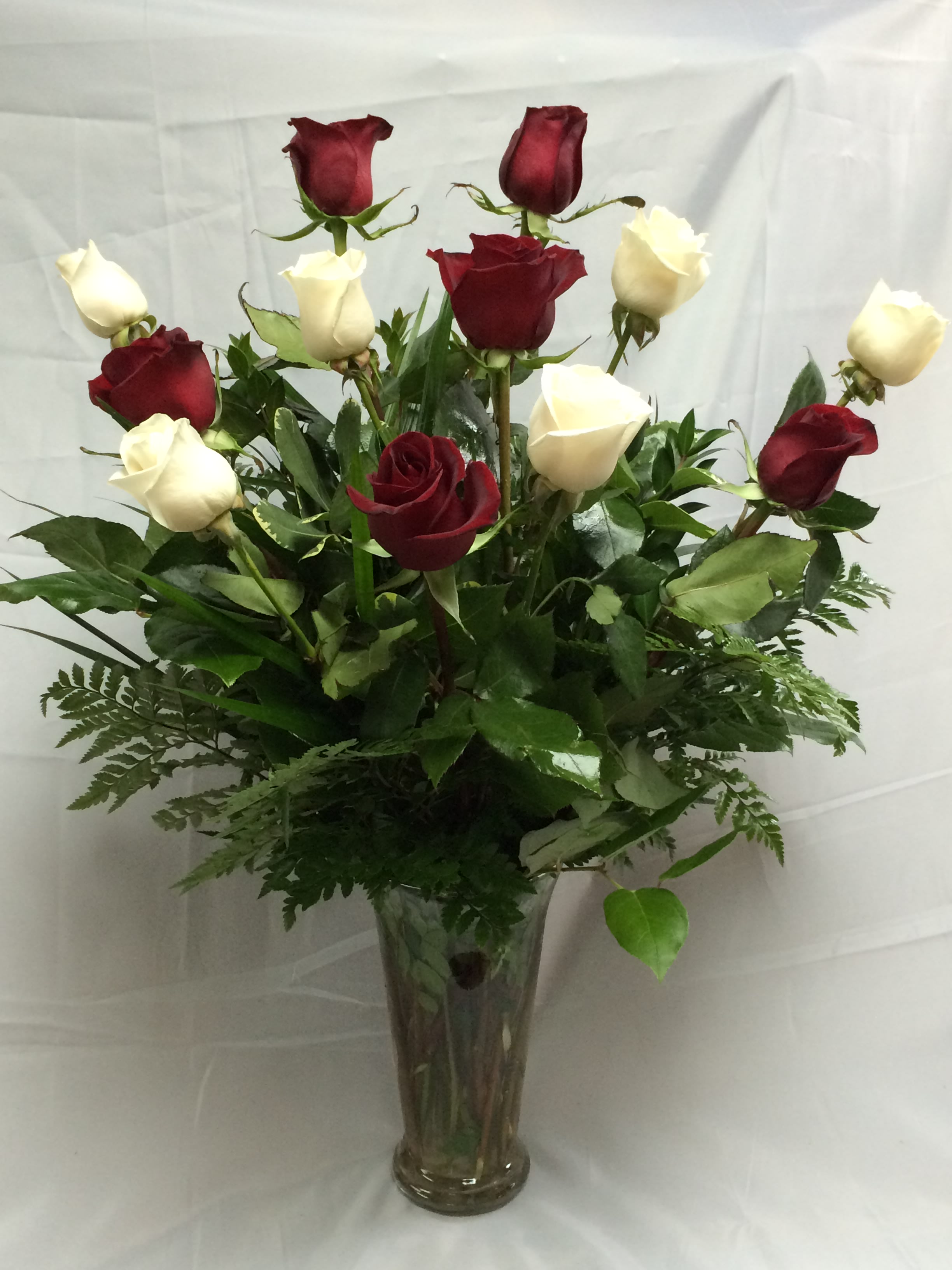 Aggie Dozen 6 Maroon and 6 White Longstemmed Premium Roses in