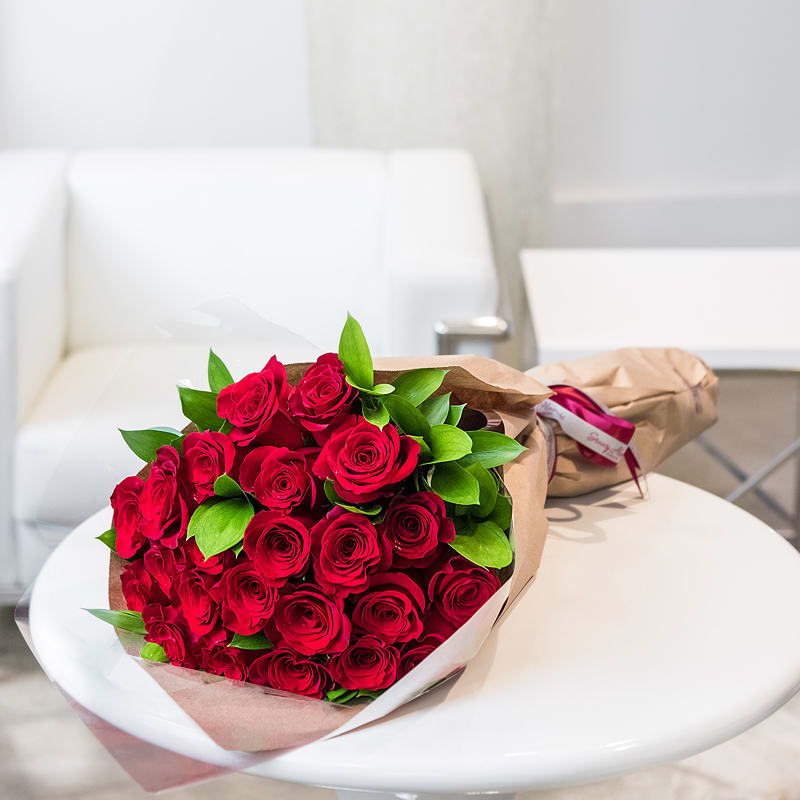 Two Dozen Long Stem Roses Wrapped Bouquet In Los Angeles