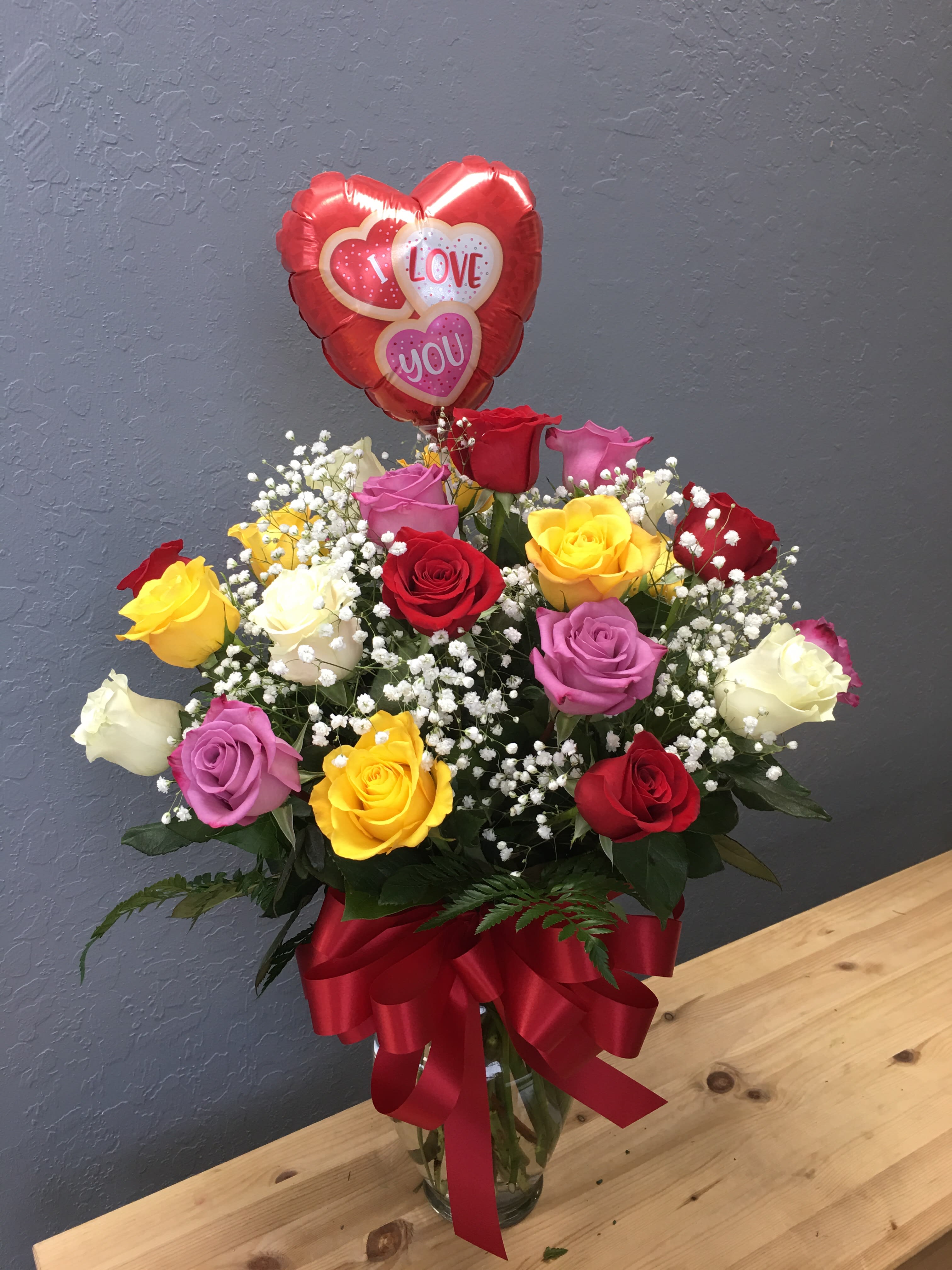 Premium Long Stem Assorted Roses in San Jose, CA La Floriya