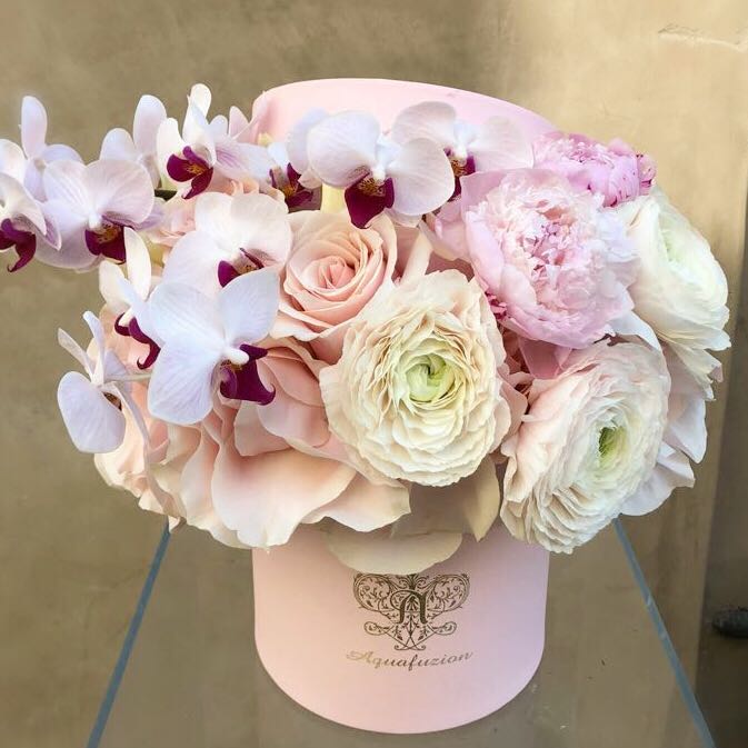 hat box flowers