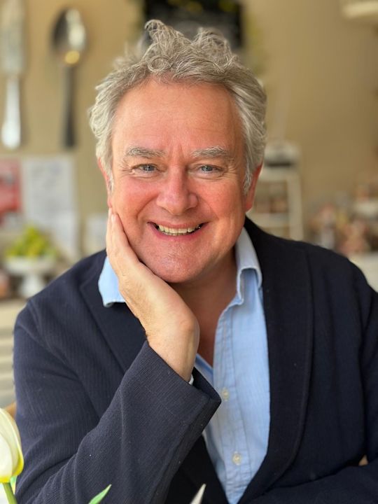 Hugh Bonneville photo