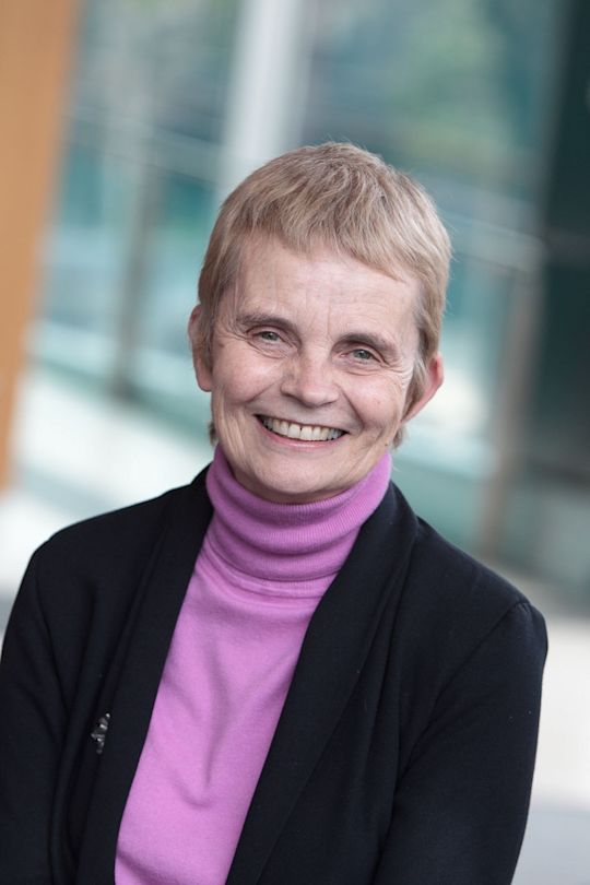 Cheryl Saunders photo