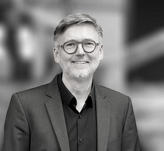 Dominik Finkelde photo