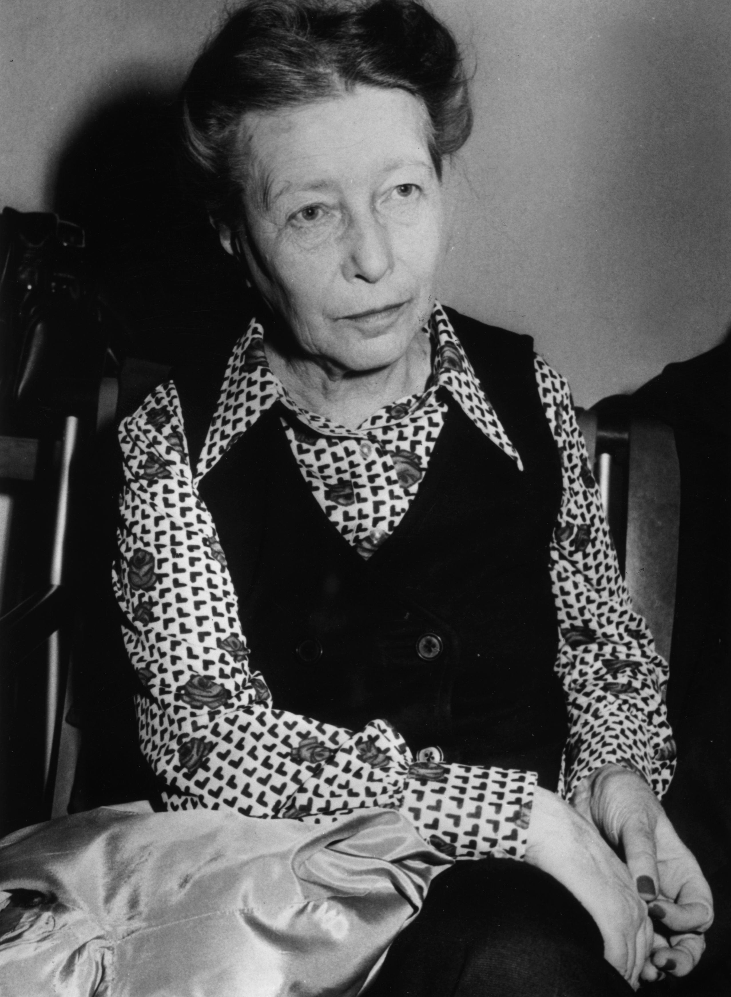 A black and white photo of Simone de Beauvoir, taken 30 May 1975