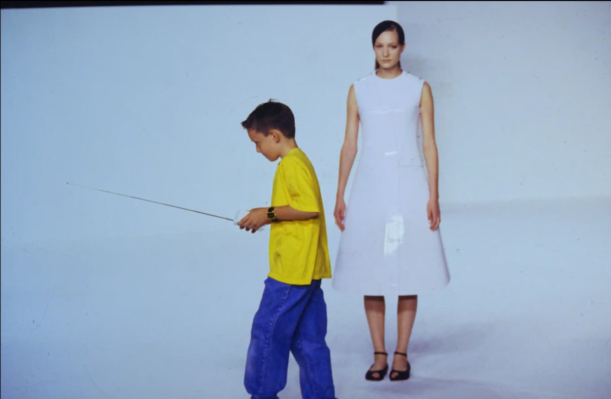 Fashion show image of Hussein Chalayan, Spring/Summer 2000