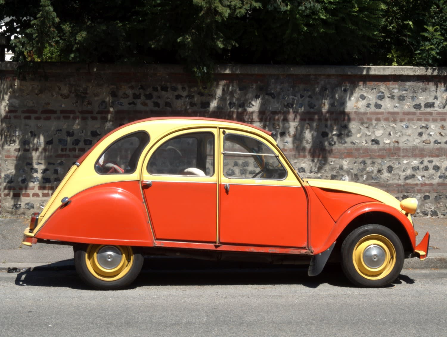 Photo of Citroen 2CV, Le Havre, Normandy, France