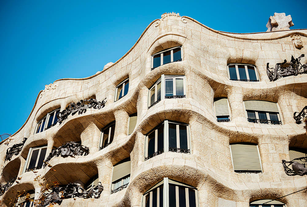 Antoni Gaudí's Casa Milà in Barcelona © Getty / Volanthevist