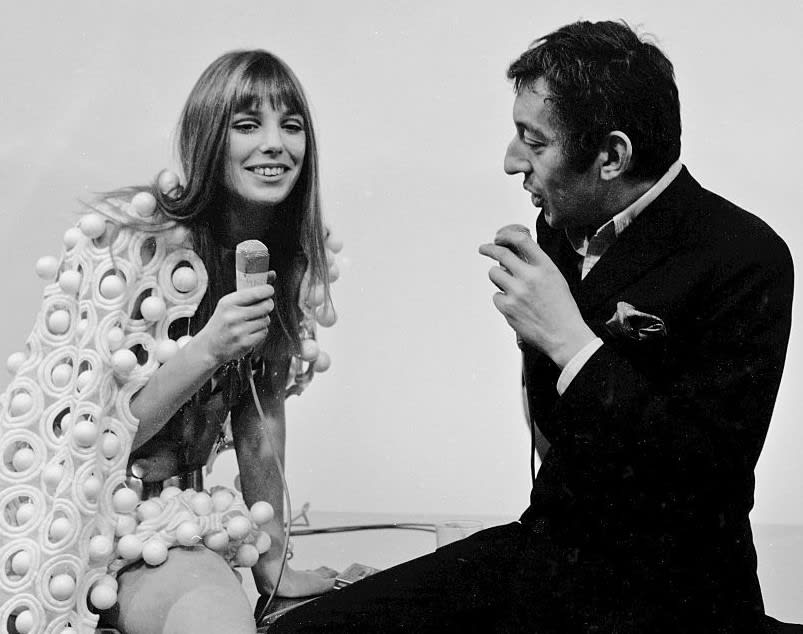 Jane Birkin and Serge Gainsbourg singing duo in 1969.