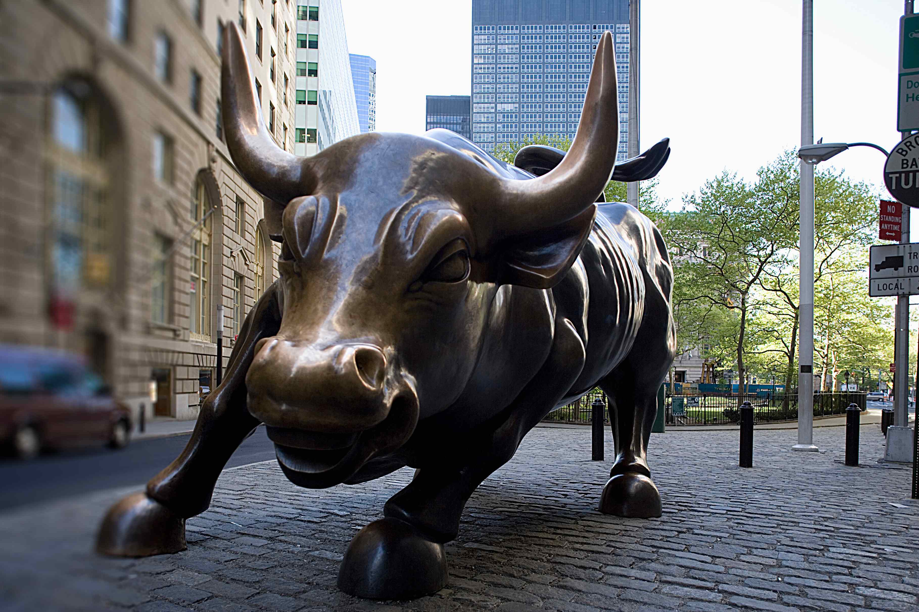 Bloomsbury Philosophy Library - Arturo Di Modica, Charging Bull