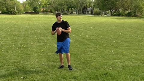 Overarm Throw, Critical Features
