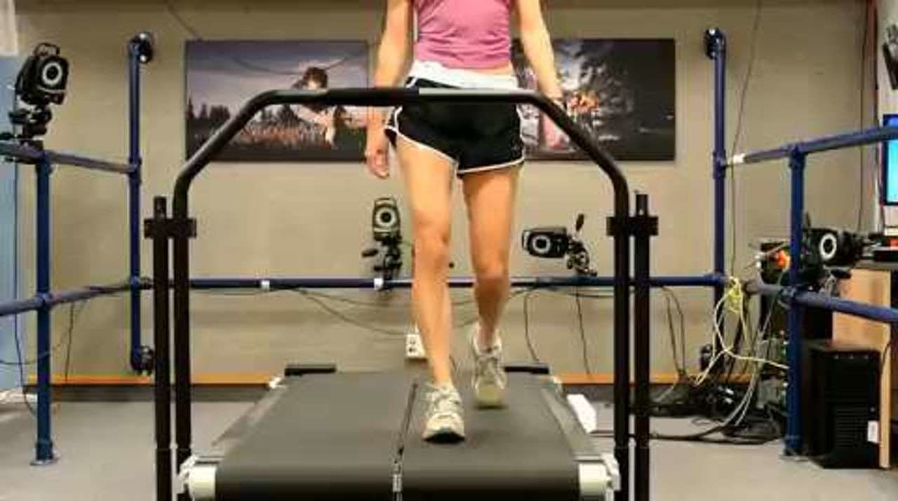 Excessive hip adduction and pelvic drop during walking, anterior view
