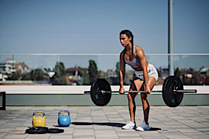 Woman_weight_training