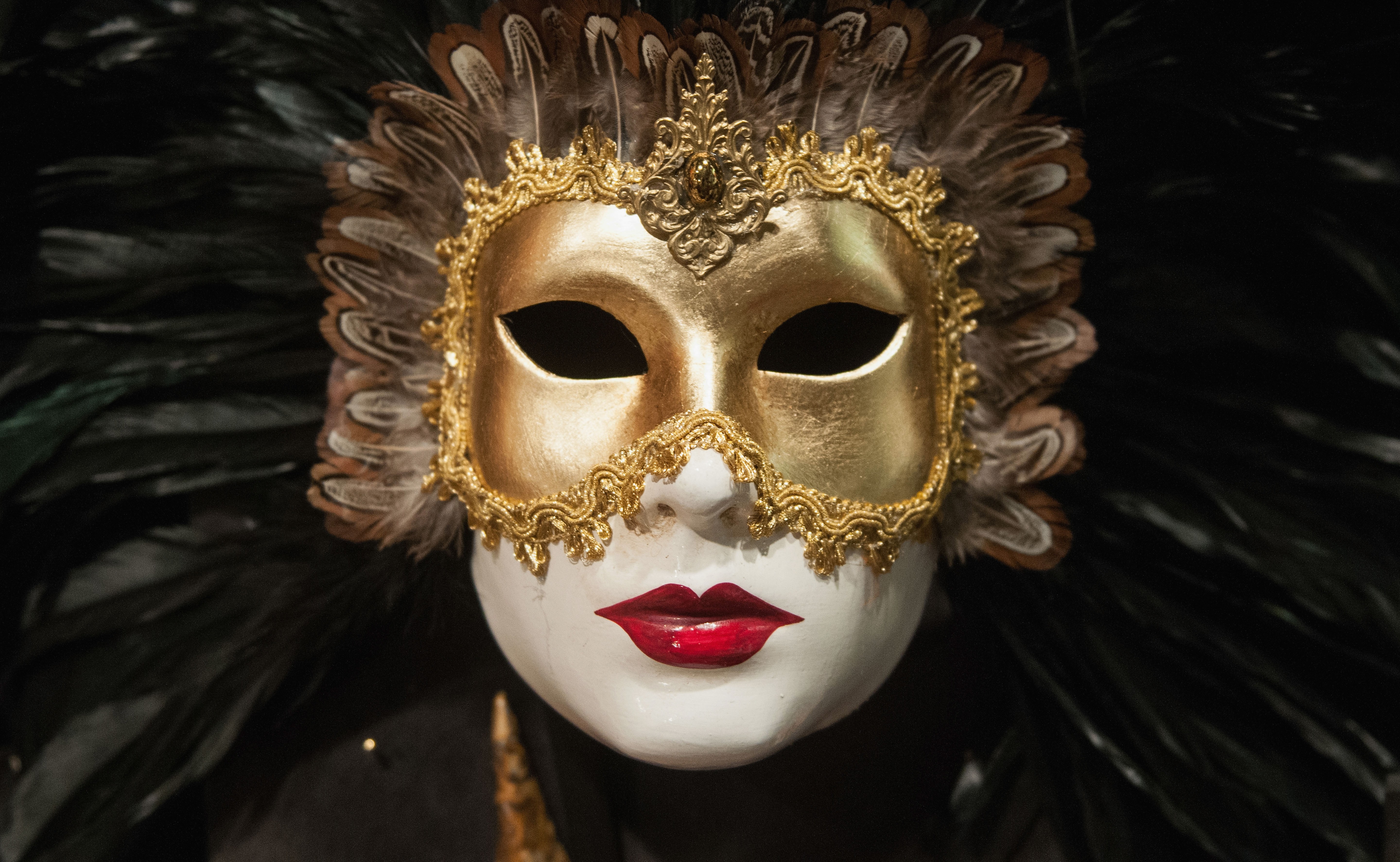 A golden Venetian mask.