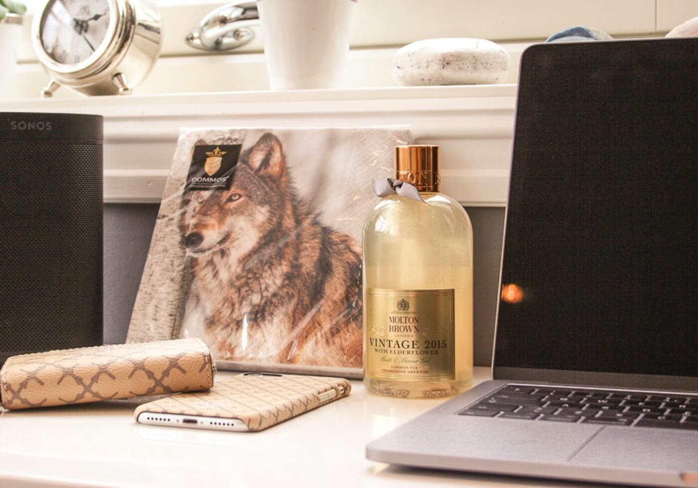 desk decor