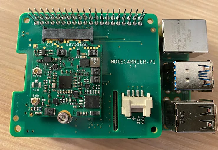 raspberry pi notecarrier and blues notecard