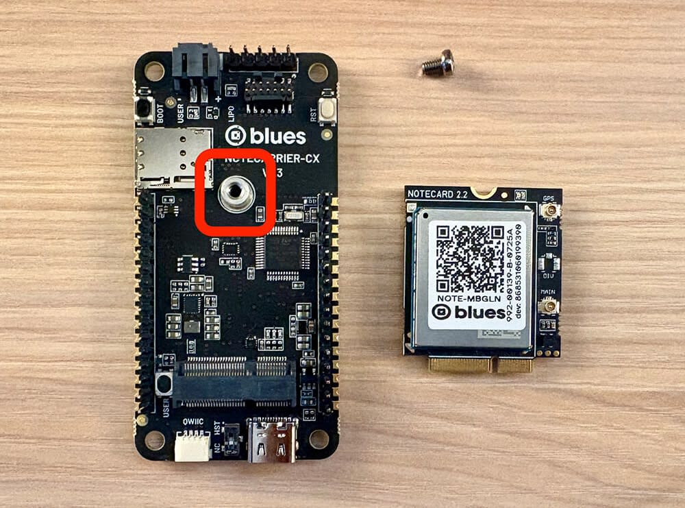 Image of mounting receptacle on Notecarrier