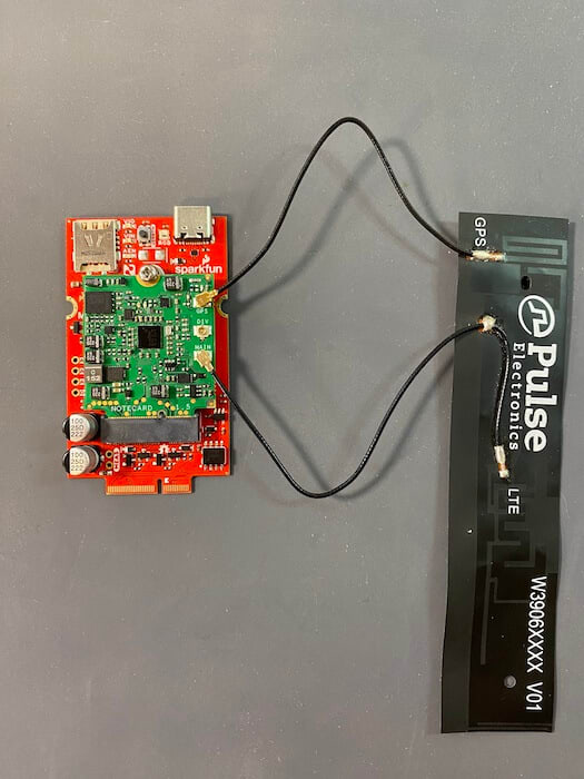 Image of GPS antenna and GPS SMA connection