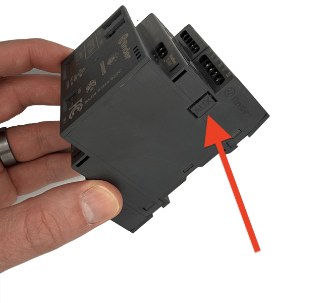 Connecting the AUX connector
