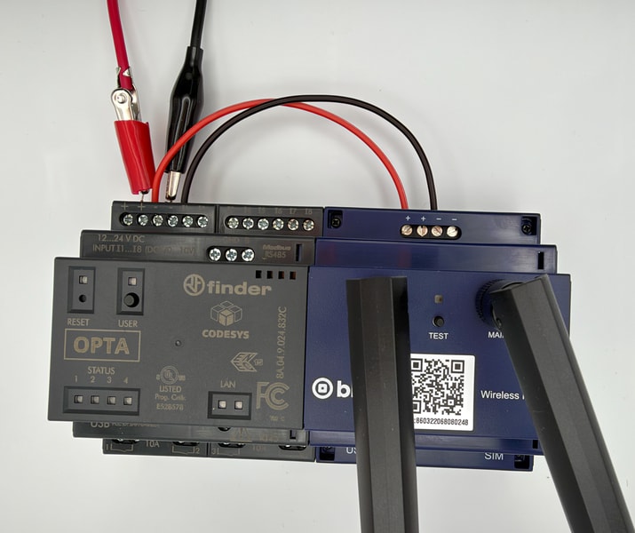Connecting the voltage from an OPTA to an OPTA expansion