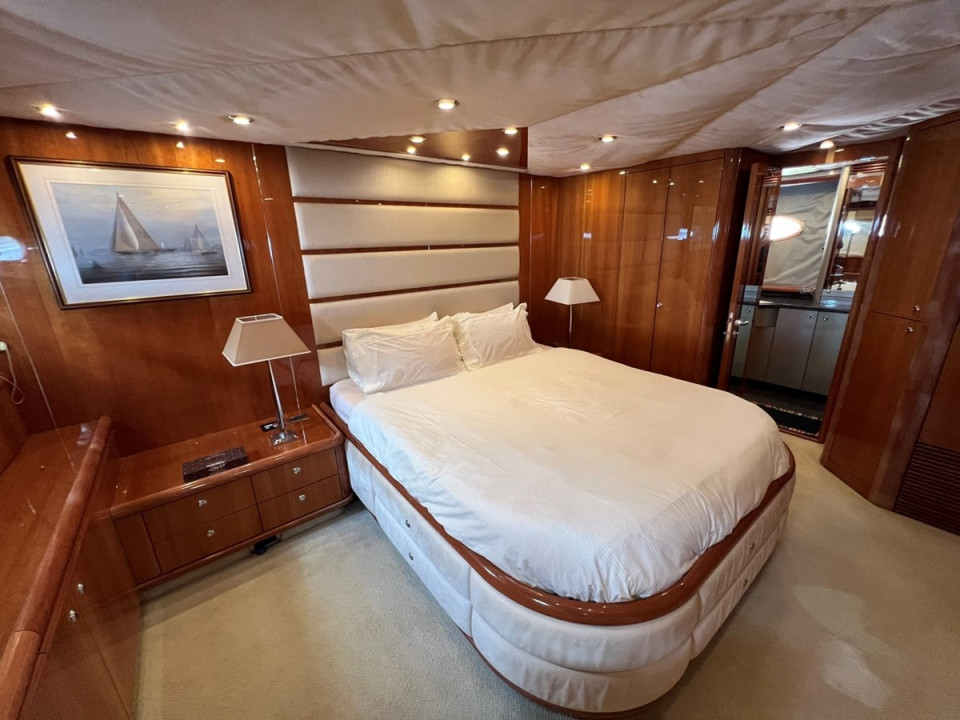 M/Y SUNSEEKER 95 PREDATOR Yacht #12