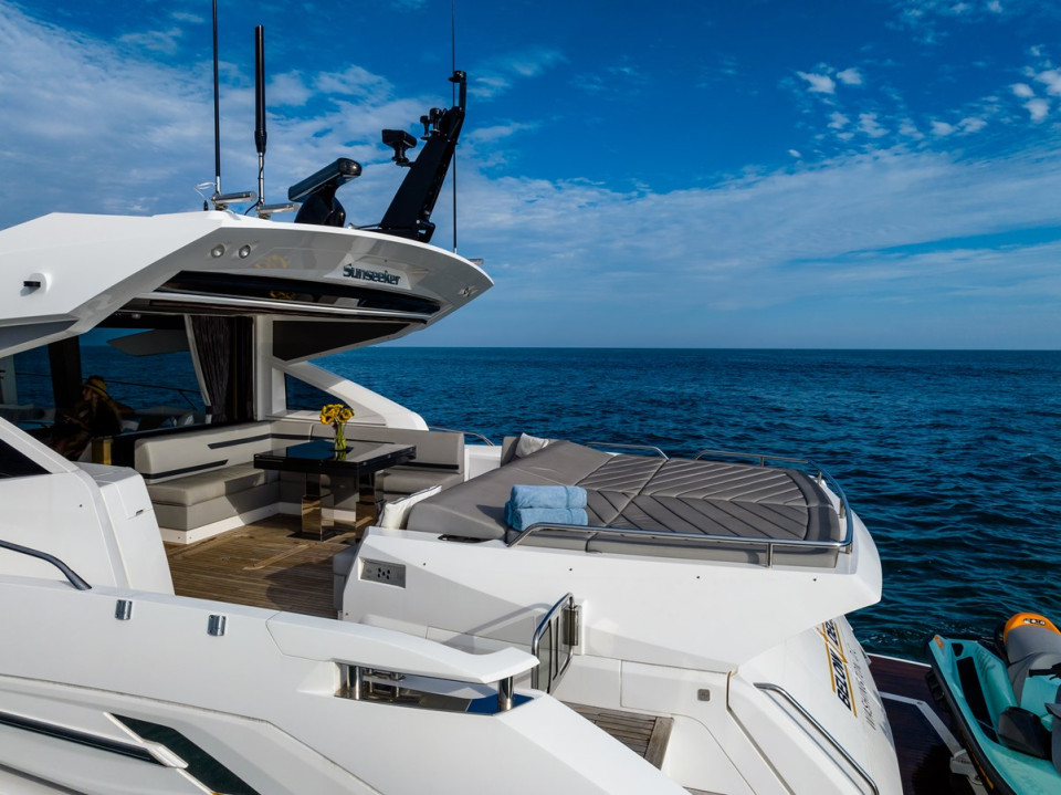 M/Y 2022 SUNSEEKER PREDATOR 74 Yacht #8