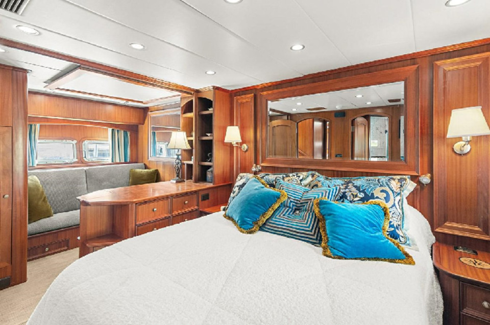 M/Y SEAS TO SEE Yacht #15