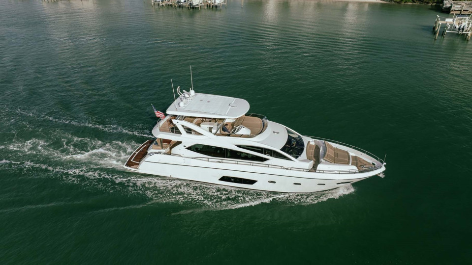 M/Y 212 Yacht #3