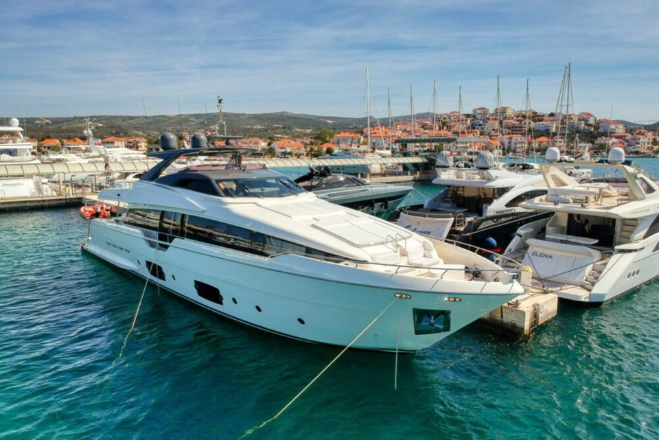 M/Y FERRETTI YACHTS 960 Yacht #2