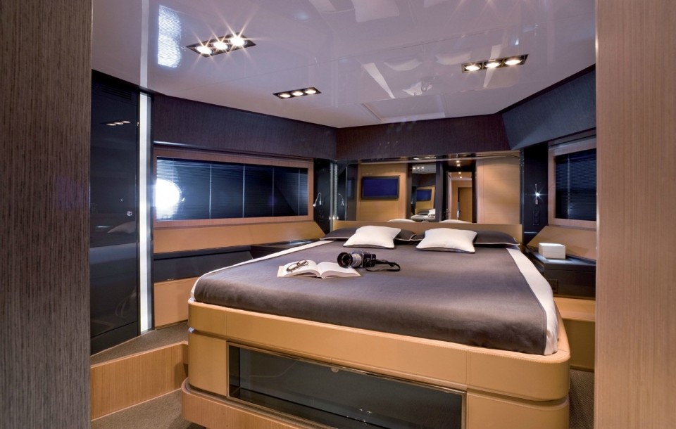 M/Y Riva Domino 86 Yacht #9