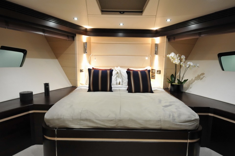 M/Y Sunseeker Predator 80 Yacht #19