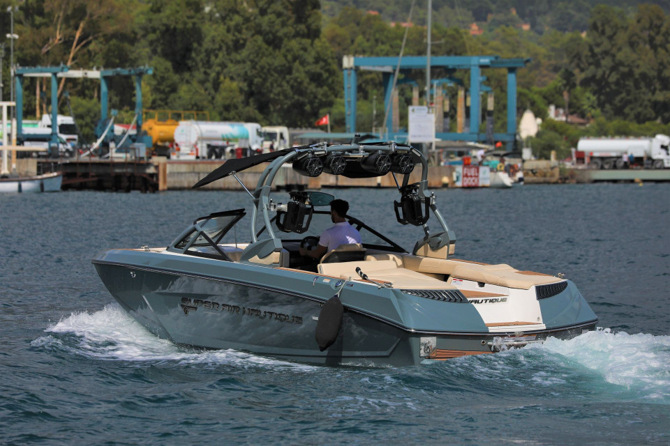 M/Y Super Air Nautique G25 Yacht #2