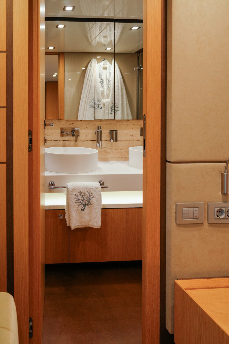 M/Y White Swan Yacht #22