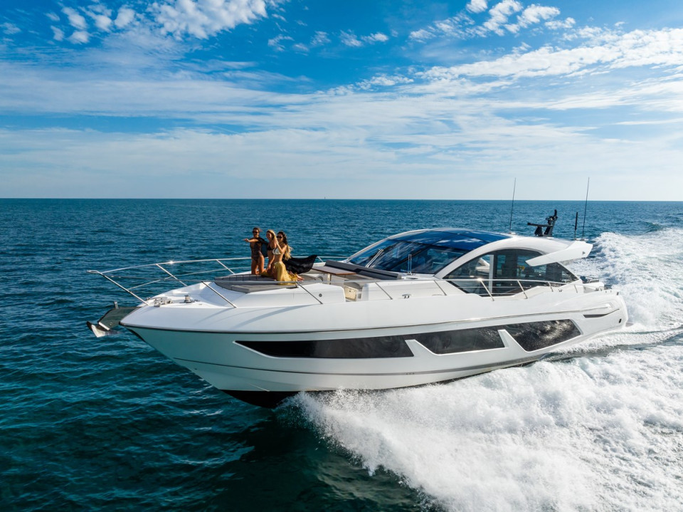 M/Y 2022 SUNSEEKER PREDATOR 74 Yacht #5