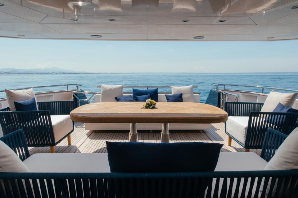 M/Y LADY IN BLUE Yacht #4