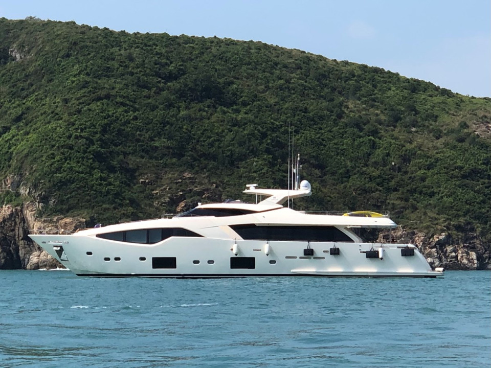 M/Y CUSTOM LINE 108 Yacht #1