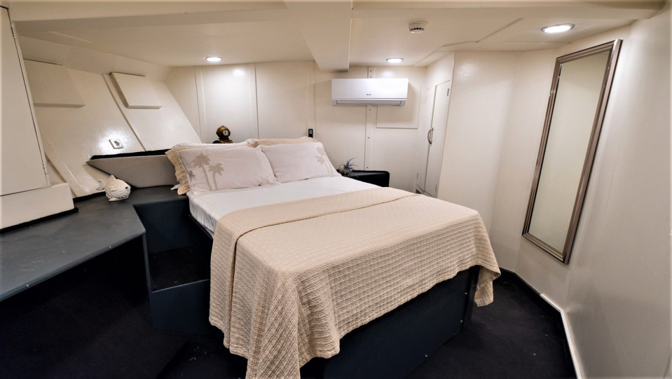 M/Y  42 M STEEL  MOTOR YACHT Yacht #9