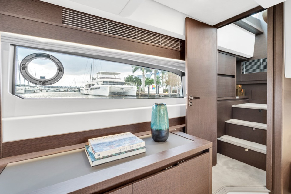 M/Y PRESTIGE 520 Yacht #13