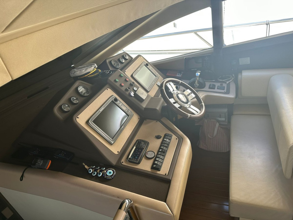 M/Y AZIMUT 64 FLY 2014 Yacht #5