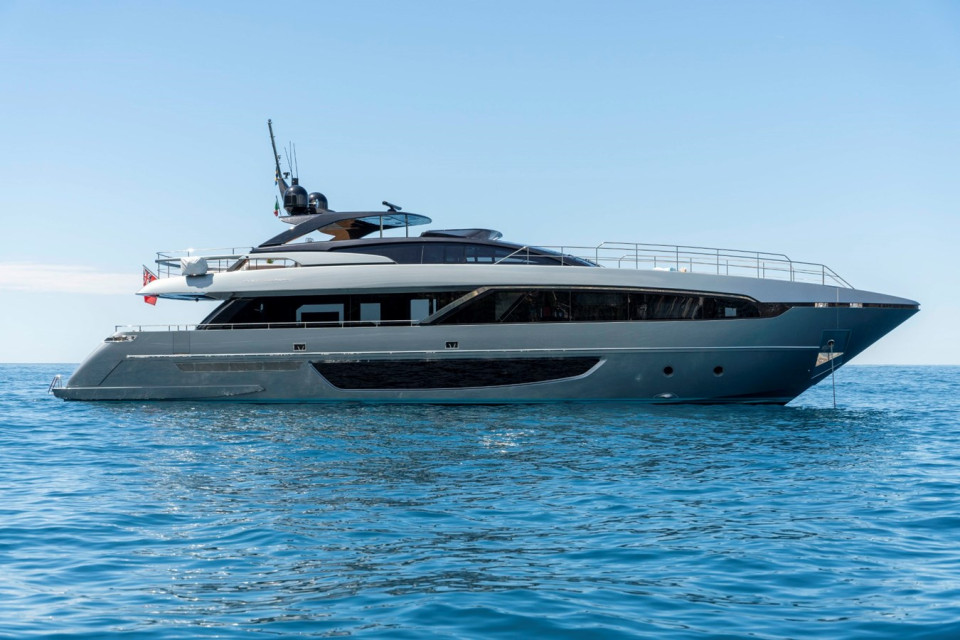 M/Y GOLD BLACK Yacht #3