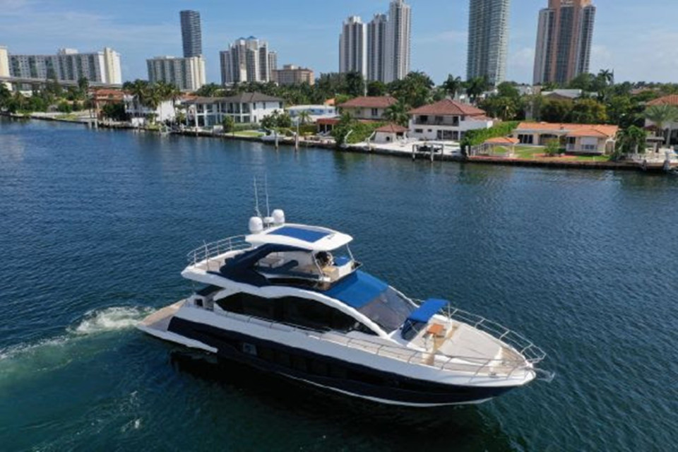 M/Y THE ONLY BLUE 66 FLY Yacht #6