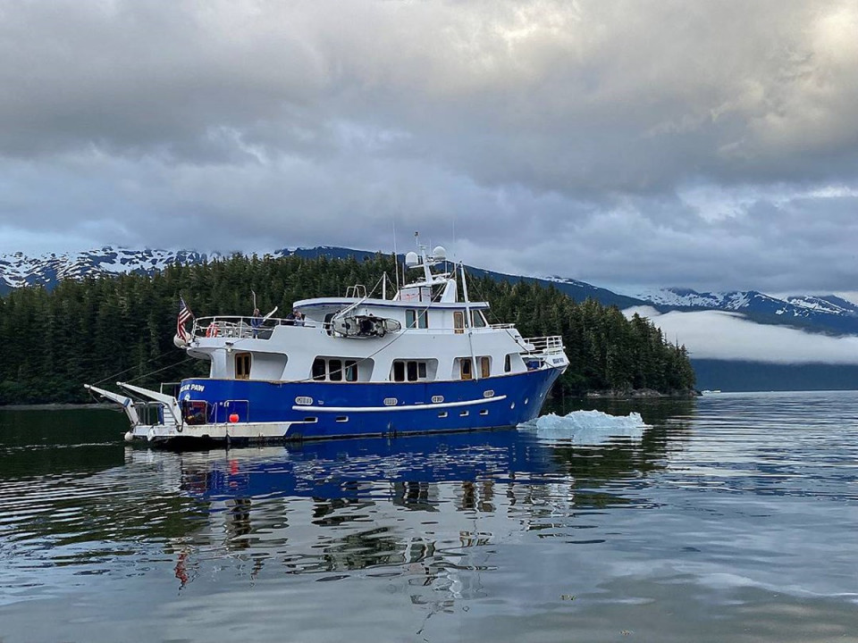 M/Y BEAR PAW Yacht #6