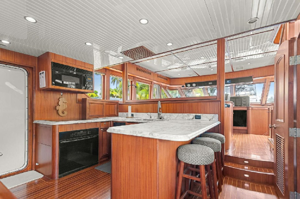 M/Y SEAS TO SEE Yacht #5