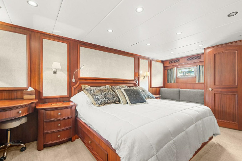 M/Y SEAS TO SEE Yacht #13