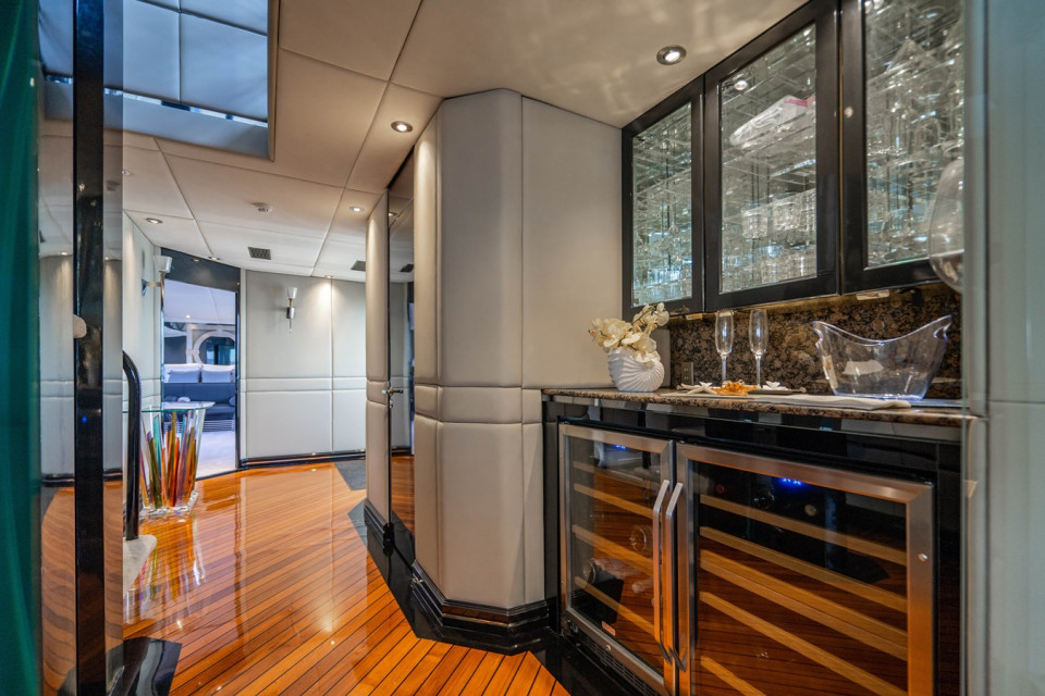 M/Y QUANTUM  Yacht #10