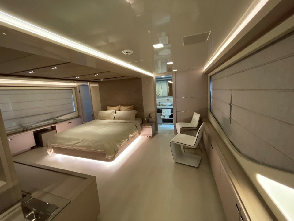 M/Y CUSTOM LINE 108 Yacht #6